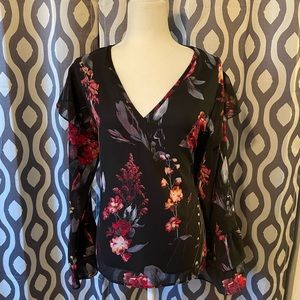 Woman’s Floral Print Blouse. Size 1X.